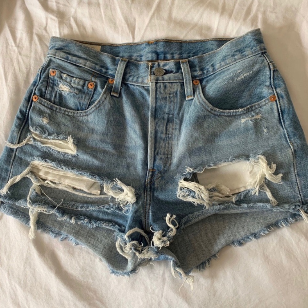LEVIS 501 DISTRESSED DENIM SHORTS